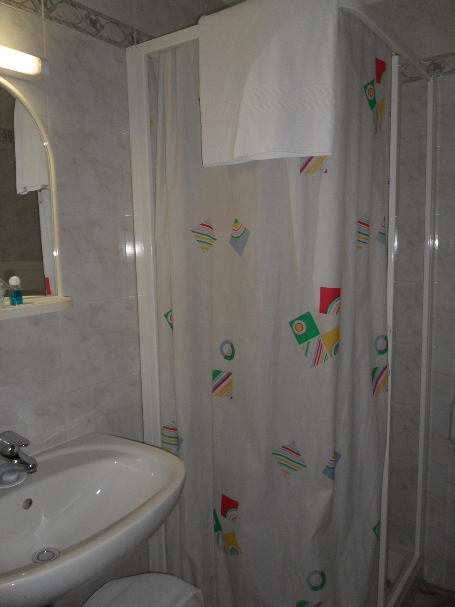 Formica 3*